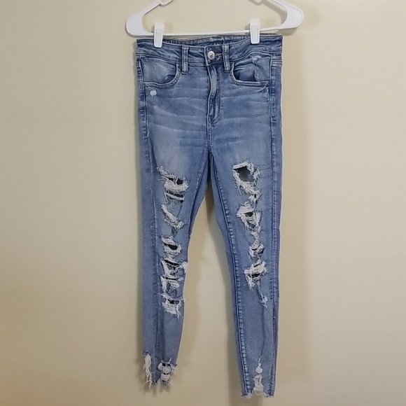 American Eagle Light Wash Distressed Hi-Rise Jegging Women's Jeans Denim 6 Short - Picture 1 of 12